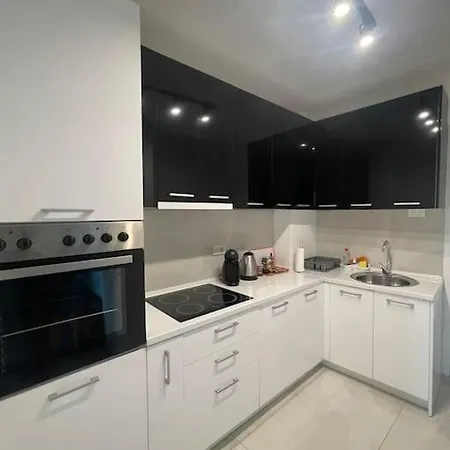 Sky View Center סקופיה