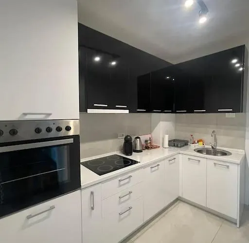 Sky View Center סקופיה