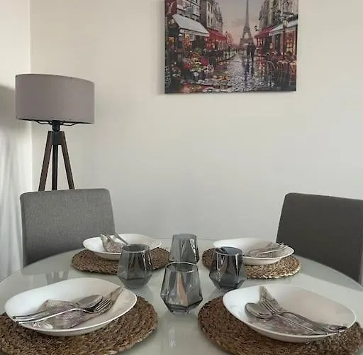 Sky View Center Apartment *